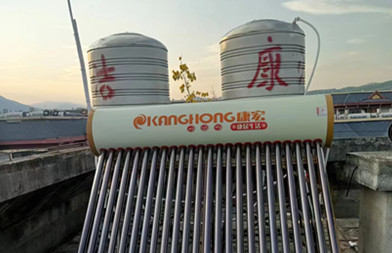  家用太陽(yáng)能熱水器
